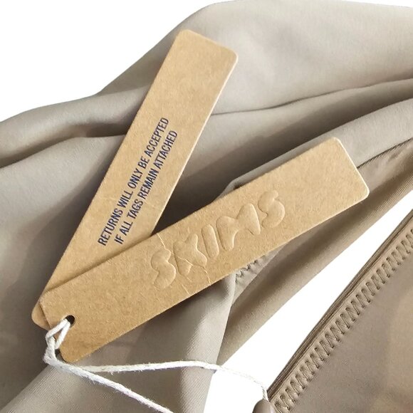 SKIMS Recycled Swim Plunge Bikini Top, Desert, Plus Size, Swimwear, Resort, 4X - Picture 5 of 8